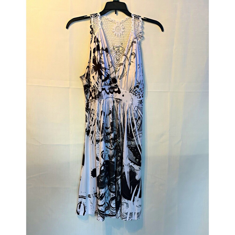 Crimson Ivy Black White Gray Abstract Beaded Eyelet Lace Sheath Dress V-Neck L